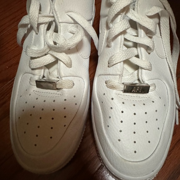 White platform sneakers - Picture 3 of 3